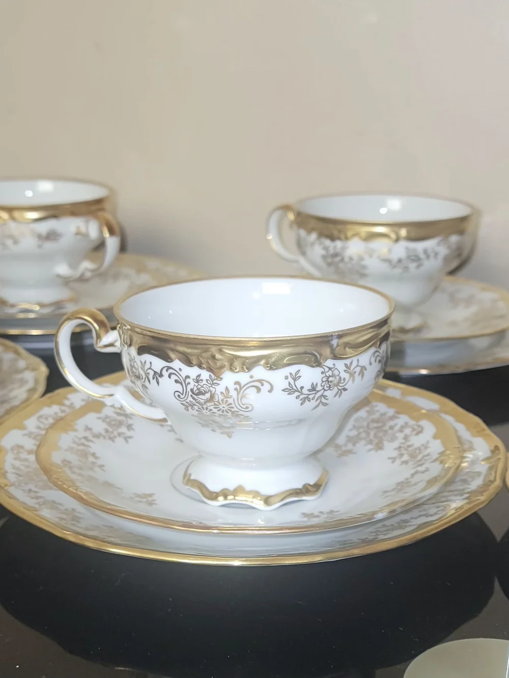 VINTAGE WEIMAR White and Gold Porcelain Teacup and Saucer Set 20 PIECES